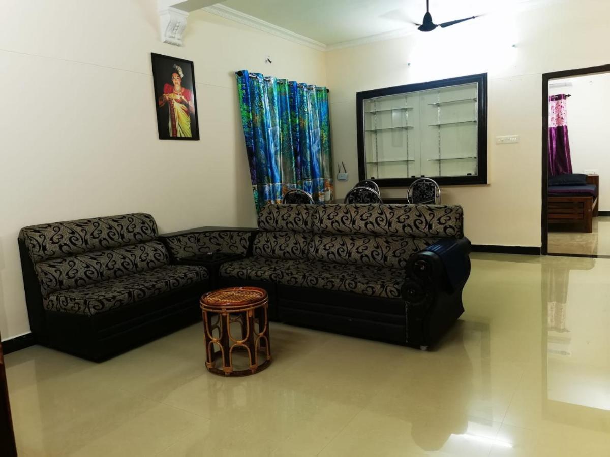 J2 Home Stay - Luxury Homes With Caravan Services Thiruvananthapuram Exterior photo