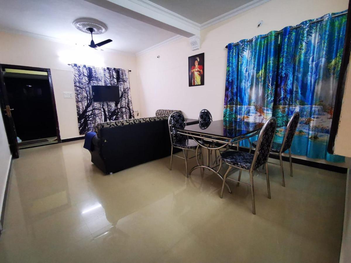 J2 Home Stay - Luxury Homes With Caravan Services Thiruvananthapuram Exterior photo