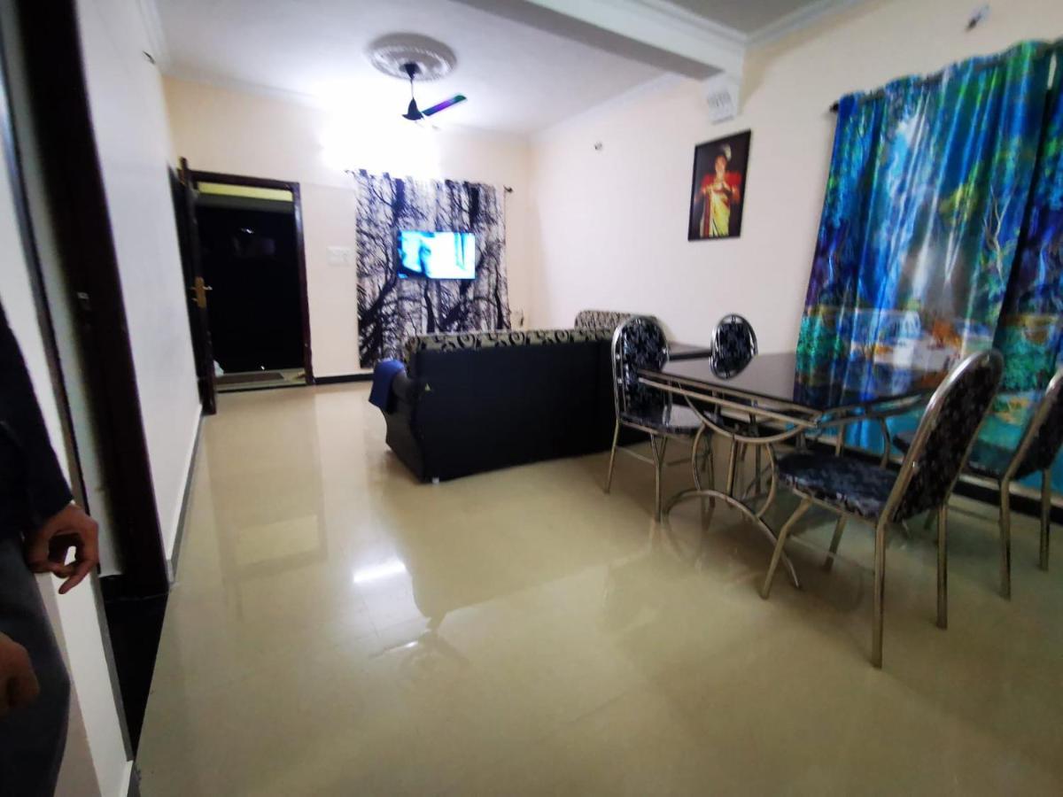 J2 Home Stay - Luxury Homes With Caravan Services Thiruvananthapuram Exterior photo