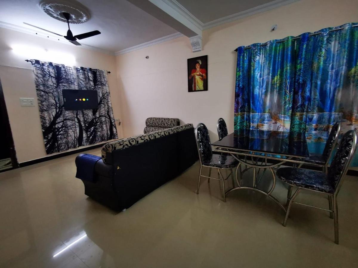 J2 Home Stay - Luxury Homes With Caravan Services Thiruvananthapuram Exterior photo